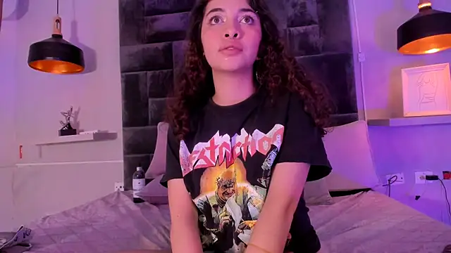 alessia_moreti's cam snapshot