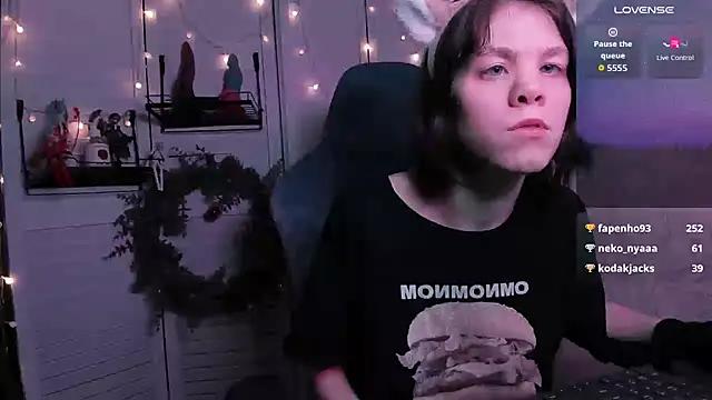 aestheticbeing's cam snapshot