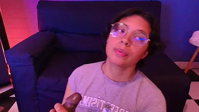 Emmapark_'s cam snapshot