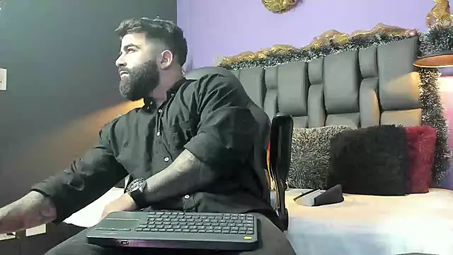 Lyon_vach live sex cam