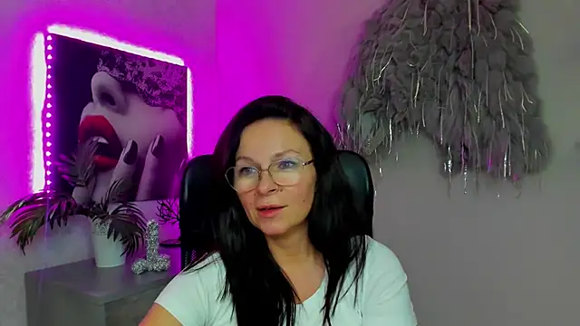 HelenLuxx live sex cam