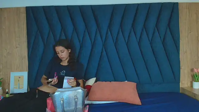 HellAndDante_'s cam snapshot