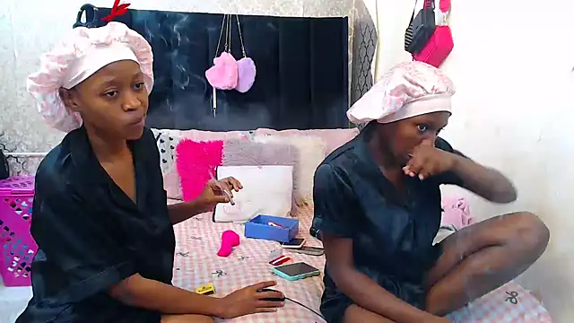 SexyPetitex25 live sex cam