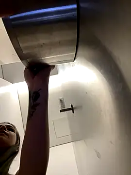 Alyshanon18 live sex cam