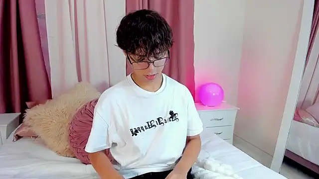 Honeymoon_sariel's cam snapshot