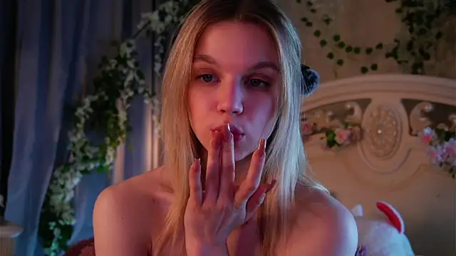 EdlinAlliston's cam snapshot