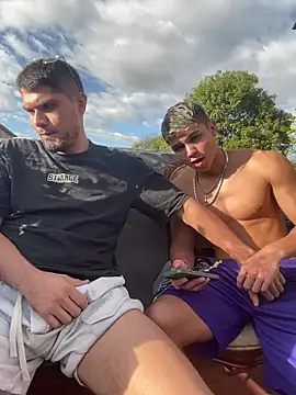 mirallesandbig live sex cam