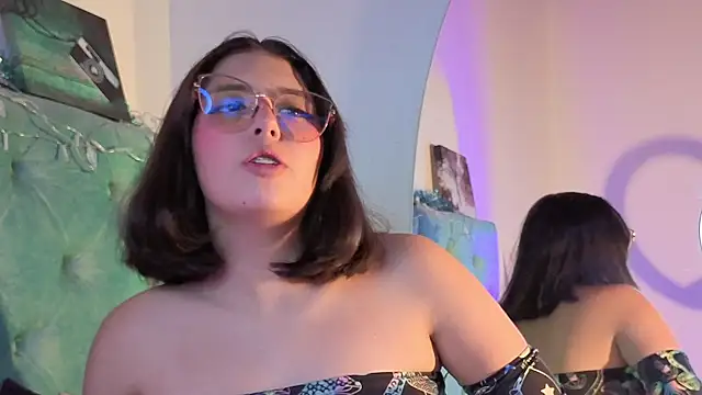 Paola_Lyon_'s cam snapshot