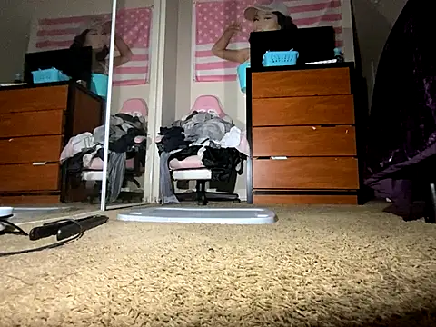 Creolegirl19 live sex cam