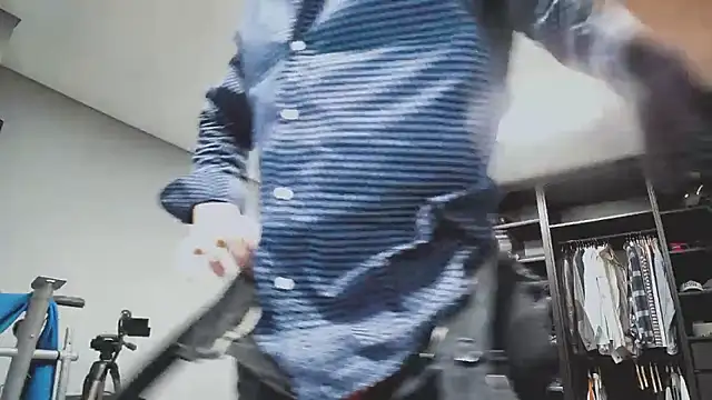 latinoo23bom live sex cam