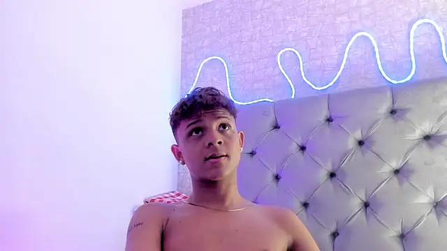 Lucien_Gray_ live sex cam