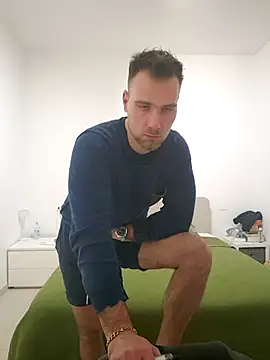 mrlyuis live sex cam