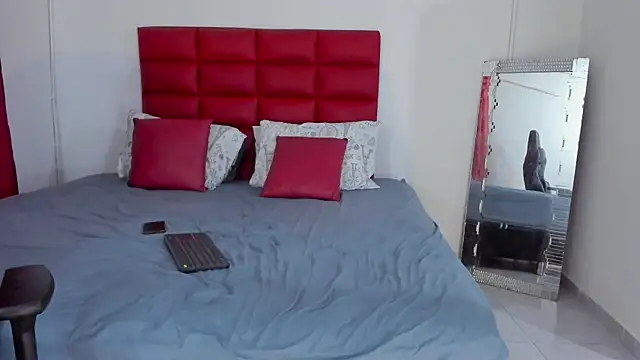 LyonGallego_ live sex cam