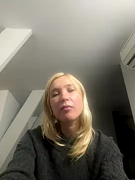 KisJeni live sex cam