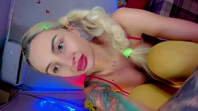 YourLizzyDoll live sex cam