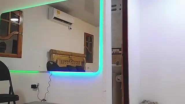 dr_jolie_'s cam snapshot