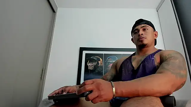 Maxkarther live sex cam