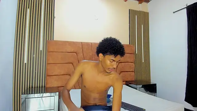 FYKMOR_1 live sex cam