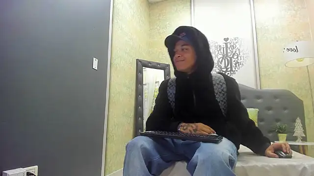 Crissh_1_ live sex cam