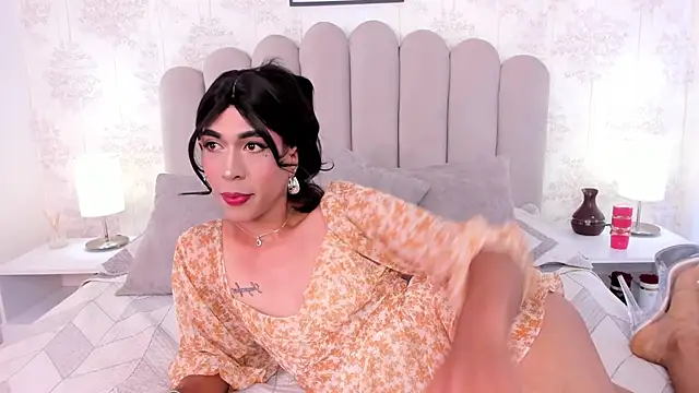 ShaynaHosk live sex cam