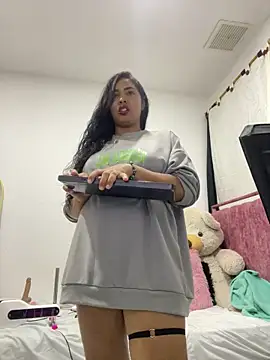 EmilyZuits live sex cam