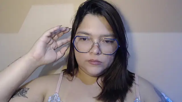 Charlovereal live sex cam