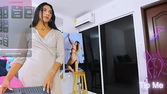 zou_quira live sex cam