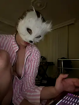 Ozge-SluttyScream69 live sex cam