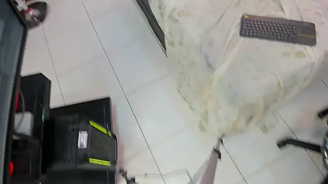 Jolie_Sanz live sex cam