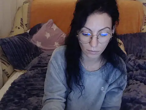 Emmatoo live sex cam