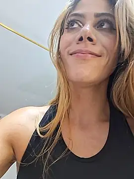 Elianasuarezz's cam snapshot