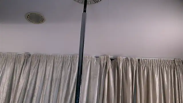 Evelyn_Evyyy live sex cam