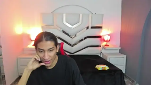 SofiaNaugthyxTS live sex cam