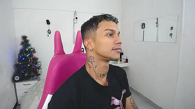 Leonard_Price live sex cam