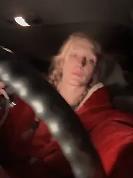 GoldenFlameGoddess live sex cam