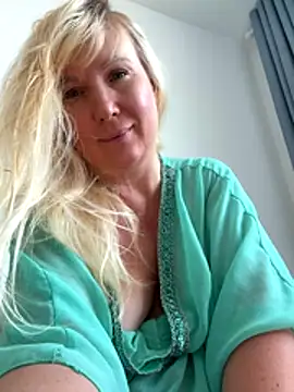 EmmaInLove23's cam snapshot