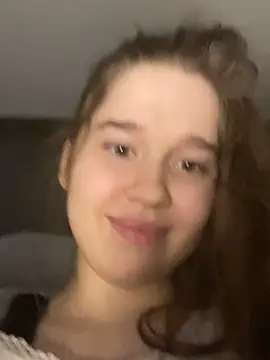 HornyGirlH live sex cam