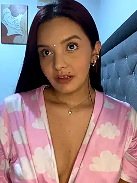 Melanyprada live sex cam