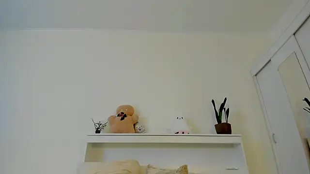 crystalnut live sex cam