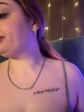 KellyMoors's cam snapshot