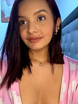 Melanyprada live sex cam