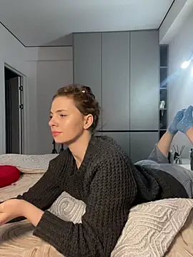 CurlyLara live sex cam