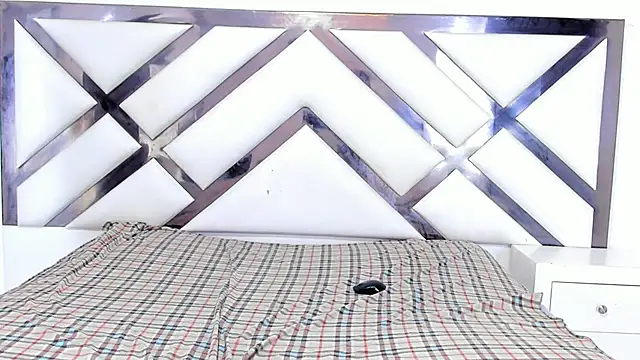 LadyandMaverick live sex cam