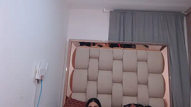 emarosse1's cam snapshot