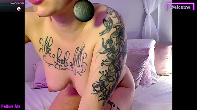 Gina-Lumara's cam snapshot