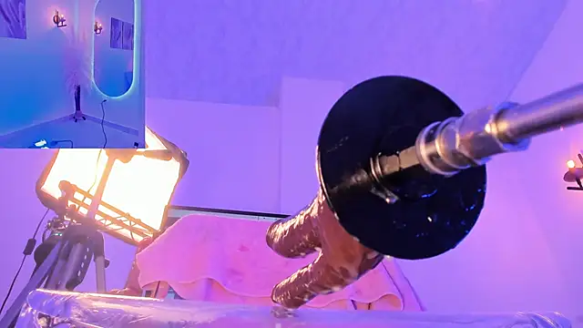 raven_blackk's cam snapshot