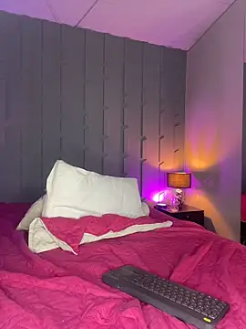 MyCutieBabe's cam snapshot