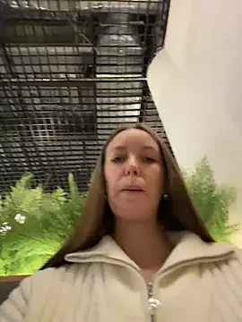 ElliRose live sex cam