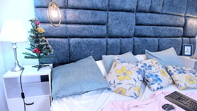 merielenbloom's cam snapshot