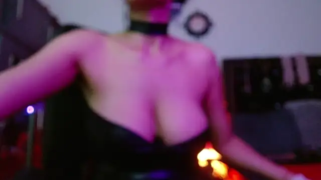 AmelieMartinez's cam snapshot